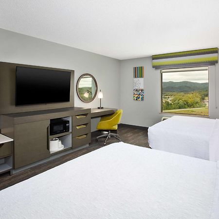 Hampton Inn Элкинс Экстерьер фото