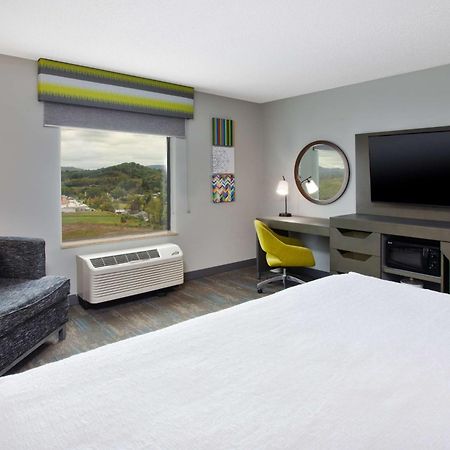 Hampton Inn Элкинс Экстерьер фото