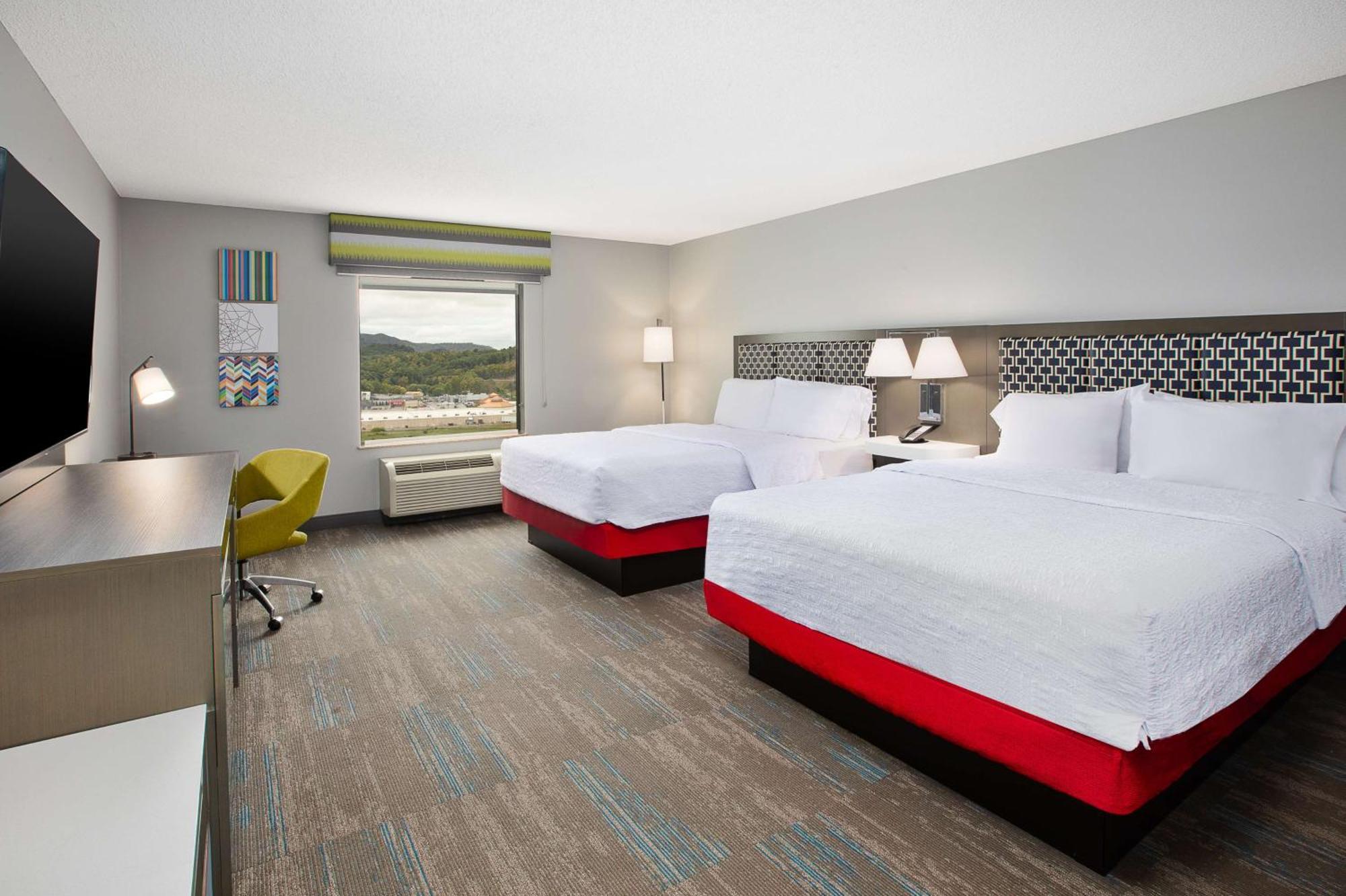 Hampton Inn Элкинс Экстерьер фото