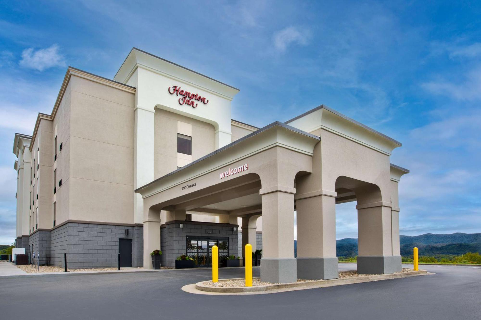 Hampton Inn Элкинс Экстерьер фото